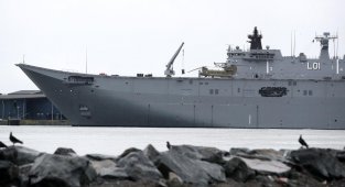 Avustralya'nın en büyük yardım gemisi Tonga'ya gidiyor