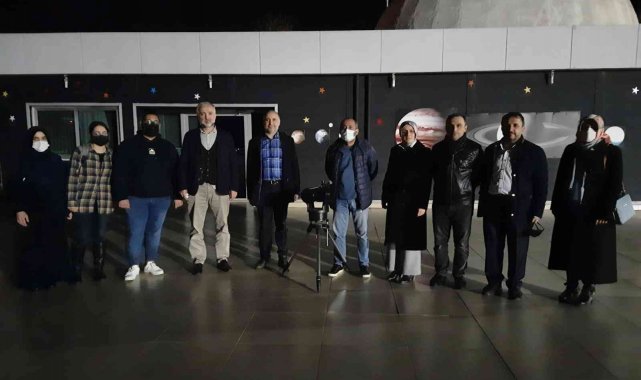 Ay, Satürn ve Jüpiter'i teleskopla gözlemlediler