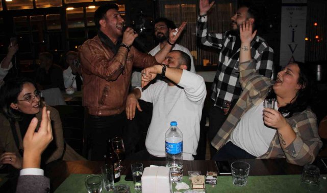 Aydınlı ünlü sanatçı Ateş kulakların pasını sildi