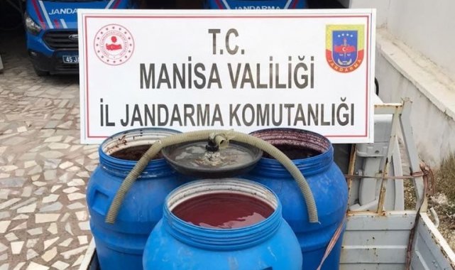 Aynı mahallede 3 adreste 500 litre kaçak şarap ele geçirildi