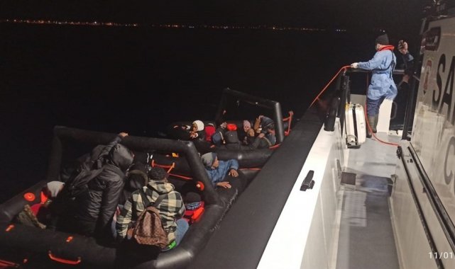 Ayvalık'ta 28 göçmen kurtarıldı