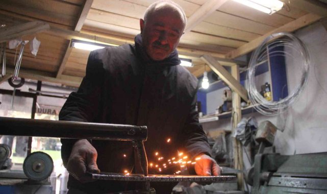 Babadan kalma 'tenekecilik' mesleğini yaşatıyor