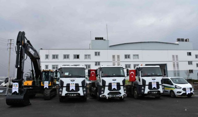 Bağlar Belediyesi araç filosunu son teknoloji 5 yeni araçla güçlendirdi
