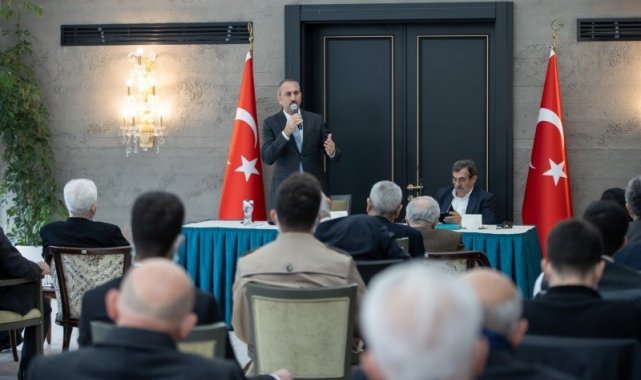 Bakan Gül: "Milletimiz siyasete herkesin 'bu benim anayasam' diyeceği yeni bir anayasa yapma ödevi vermiştir"