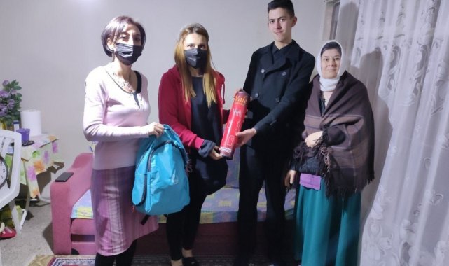 Bakan Kasapoğlu, Aydınlı gence verdiği verdiği sözü yerine getirdi