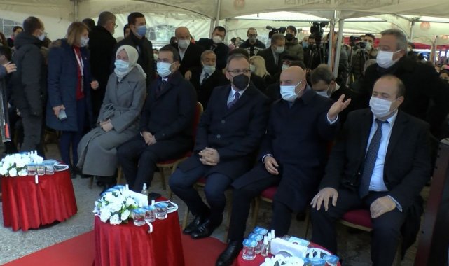 Bakan Kasapoğlu: "Cudi'de raket sesleri yine bir uluslararası tenis turnuvasıyla çınlayacak"