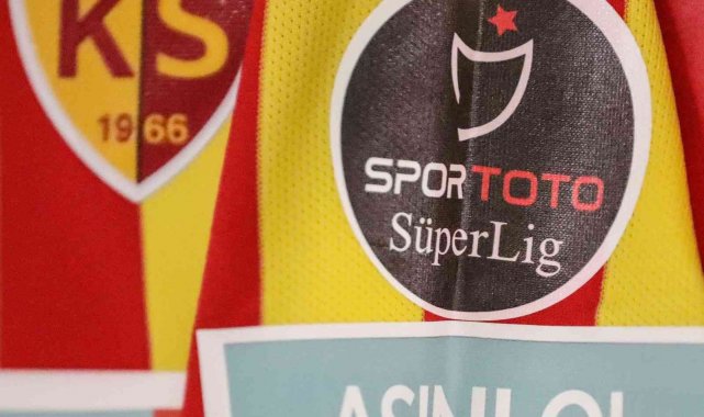 Bakan Koca'dan yerli aşı Turkovac'ı formasına taşıyarak sahaya çıkan Yukatel Kayserispor'a teşekkür