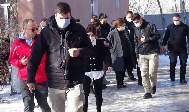 Bakan Yanık Kars&#039;ta şehit aileleriyle bir araya geldi