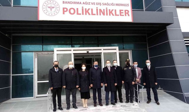 Balıkesir Valisi Bandırma'da aşı çağrısı yaptı