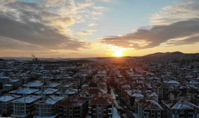Balıkesir'de sabah kar yağdı akşam güneş açtı