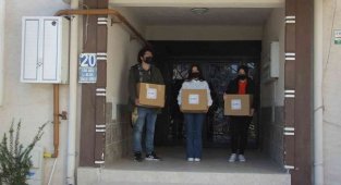 Balıkesir'de üniversiteliler ihtiyaç sahiplerine gıda yardımı götürdü