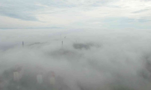Balıkesir'de yer sisli, hava güneşli