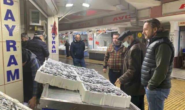 Balıkhaneden hamsi fışkırdı