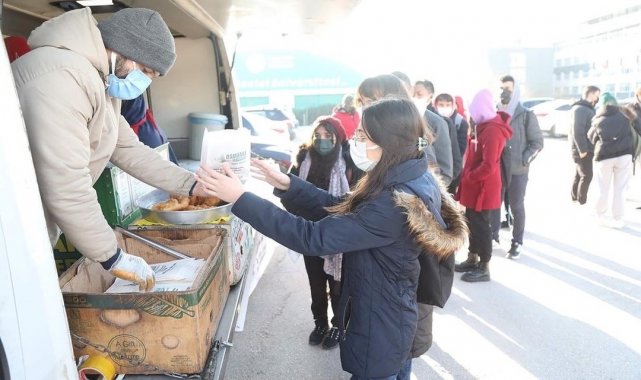 Bandırma Belediyesinden sınava girecek öğrencilere lokma ikramı