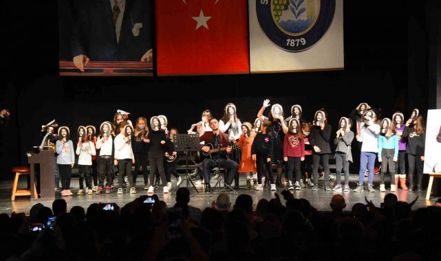 Barış Manço Salihli'de şarkılarıyla anıldı