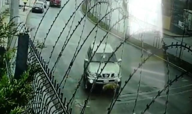 Başakşehir'de dehşet anları kamerada: Lüks cipiyle köpeği ezip kaçtı