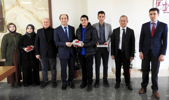 Başarılı öğrencilere ödül