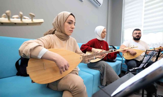 Başiskele Müzik Okulları'nda eğitim devam ediyor