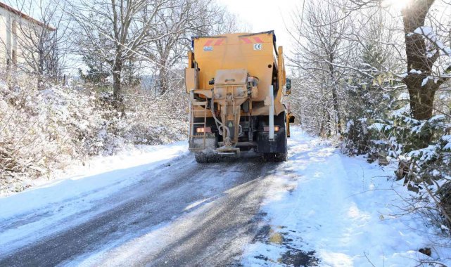 Başiskele'de tuzlama çalışmaları sürüyor