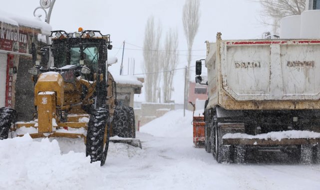 Başkale&#039;de 49 yerleşim yerinin yolu ulaşıma kapandı