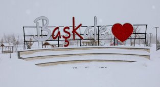 Başkale'de kartpostallık görüntüler