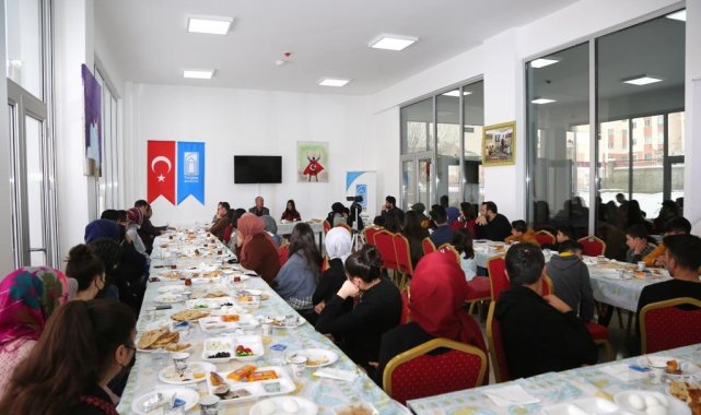 Başkan Akman, gençlerle tecrübe paylaşımında bulundu