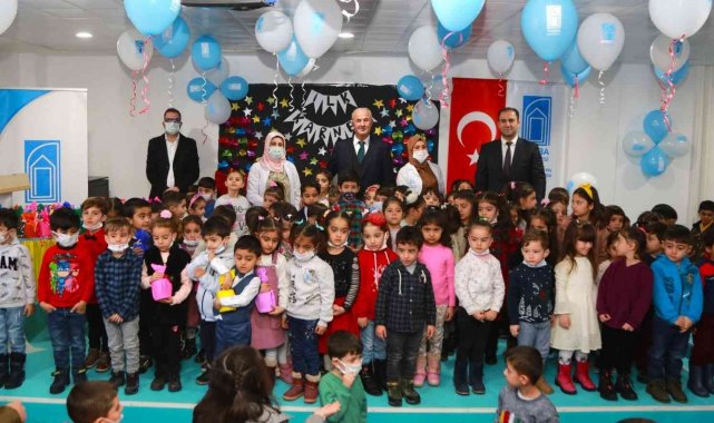 Başkan Akman, miniklerin karne sevincine ortak oldu