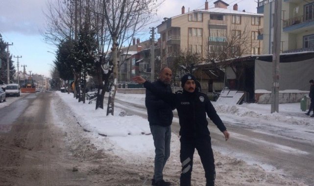 Başkan Altay, ayağının tozuyla çalışmalara katıldı