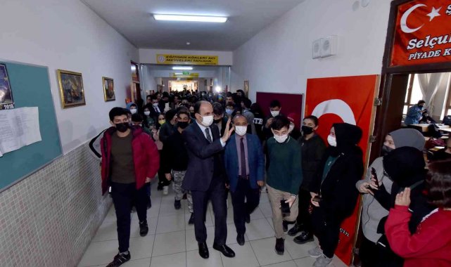 Başkan Altay: &quot;Öğrencilerimizin yerel yönetimlere katkısı çok önemli&quot;