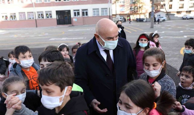 Başkan Altınok'tan okullara yeni yıl ziyareti