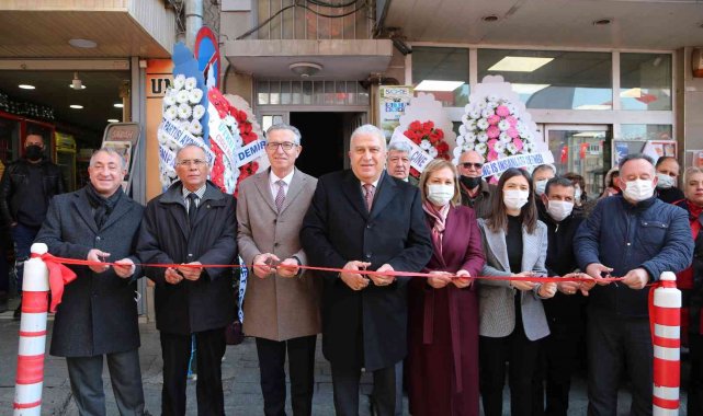Başkan Atay'dan tek kurdele ile iki merkez