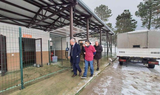Başkan Aygün, Sokak Hayvanları Rehabilitasyon Merkezi'ni inceledi