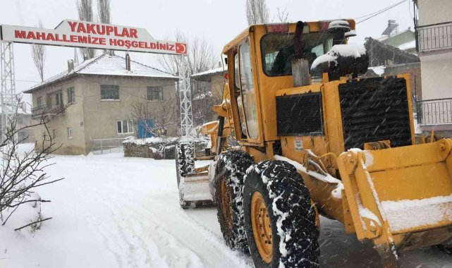 Başkan Bilal Demirci: &quot;Yol açma ve tuzlama çalışmaları 24 saat devam ediyor&quot;