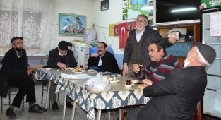 Başkan Bozkurt mahalle mahalle vatandaşları dinliyor