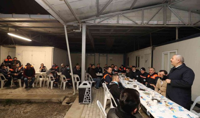 Başkan Büyükgöz, temizlik görevlileri ile bir araya geldi