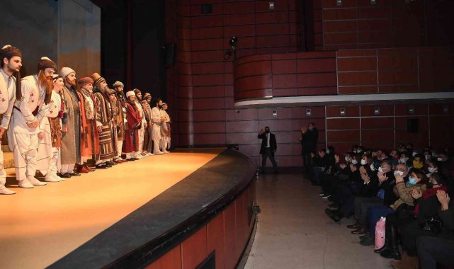 Başkan Büyükkılıç, devlet tiyatrosunda 'Hacı Bektaş' tiyatro oyununu izledi