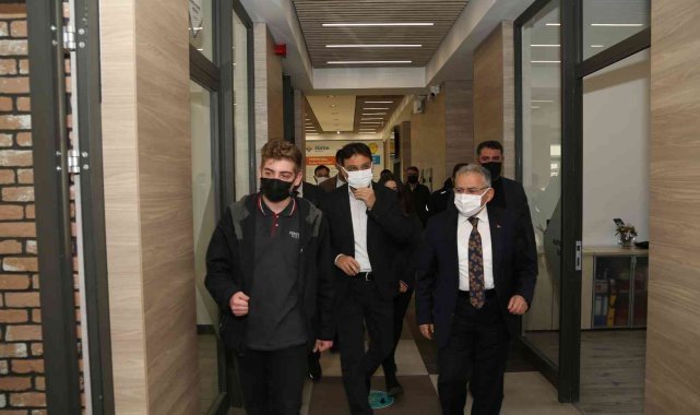 Başkan Büyükkılıç öğrencilerle buluştu