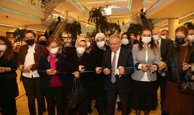 Başkan Büyükkılıç, özel tasarım deri aksesuarları sergisi'nin açılışına katıldı