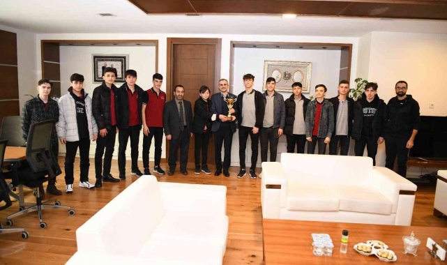 Başkan Çiftçi, şampiyonları ağırladı