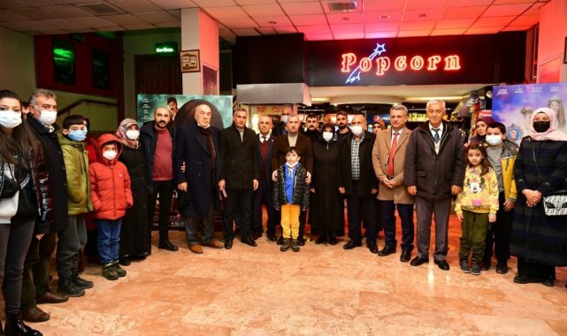 Başkan Çınar, 'Eren' filmini şehit yakınları ve gazilerle birlikte izledi