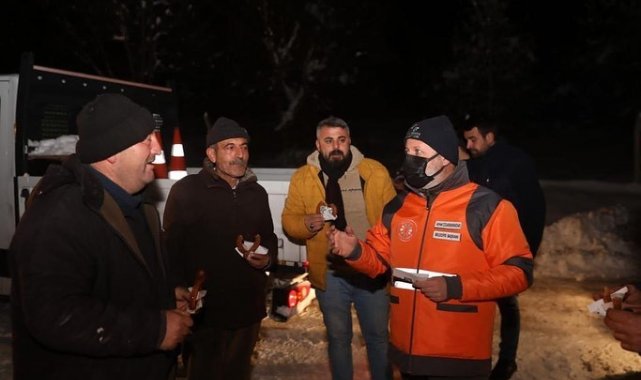 Başkan Çolakbayrakdar, kar temizleme çalışmalarını takip etti