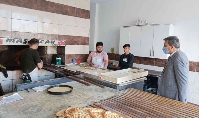 Başkan Emre, esnaflarla bir araya geldi