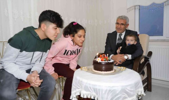 Başkan Güder'den yetim kardeşlere doğum günü sürprizi