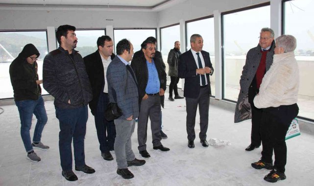 Başkan Kaplan gazetecilere yeni hizmet binasını tanıttı