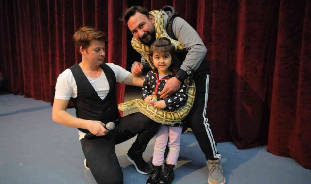 Başkan Kibar'dan çocuklara sirk gösterili karne hediyesi