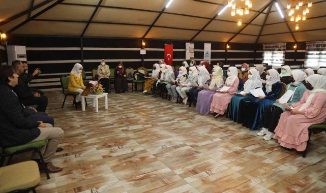 Başkan Kuş kursiyerlerin hatim programına katıldı