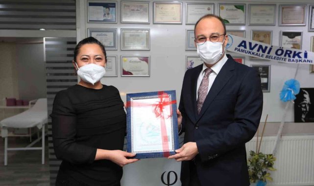 Başkan Örki 2022 yılının ilk ruhsatını verdi