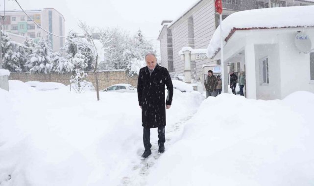 Başkan Özlü'nün ziyaretlerine kar engel olmuyor