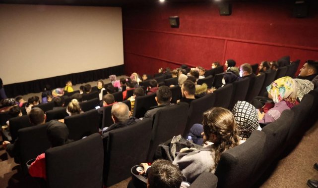 Başkan Ramazan ile AK Parti gençler "Kesişme; İyi ki Varsın Eren" filmini izledi