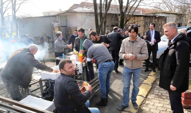 Başkan Sezer'den karla mücadele ekiplerine balık ekmek